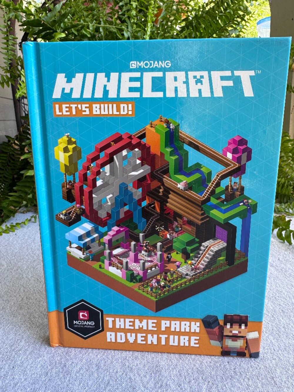 Minecraft: Let's Build! Theme Park Adventure Book